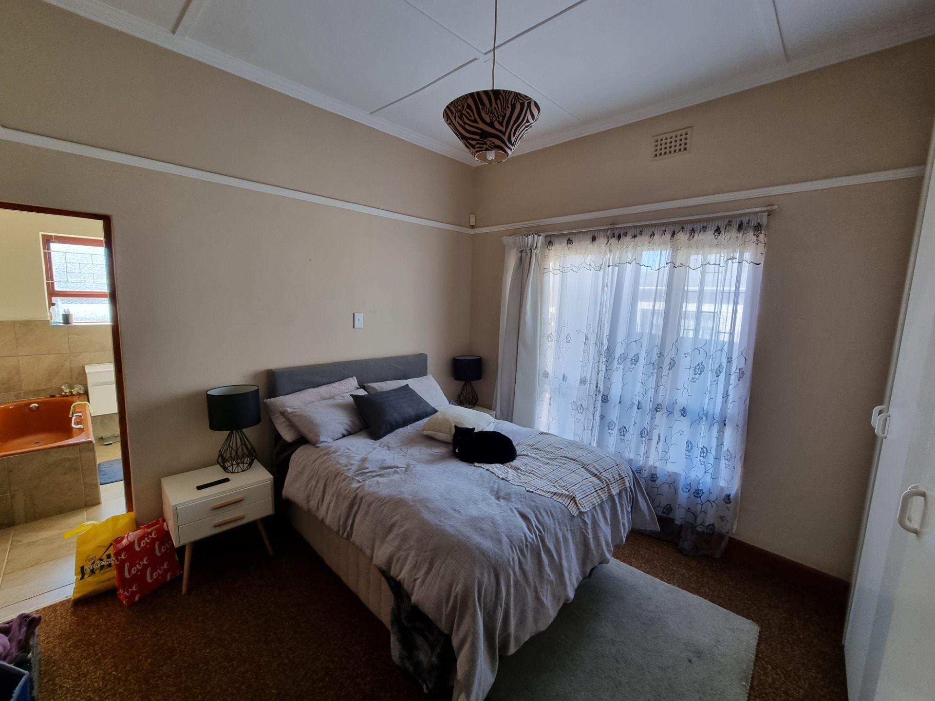 Spacious Oakdale House for Rent with Modern Features ENT0256109