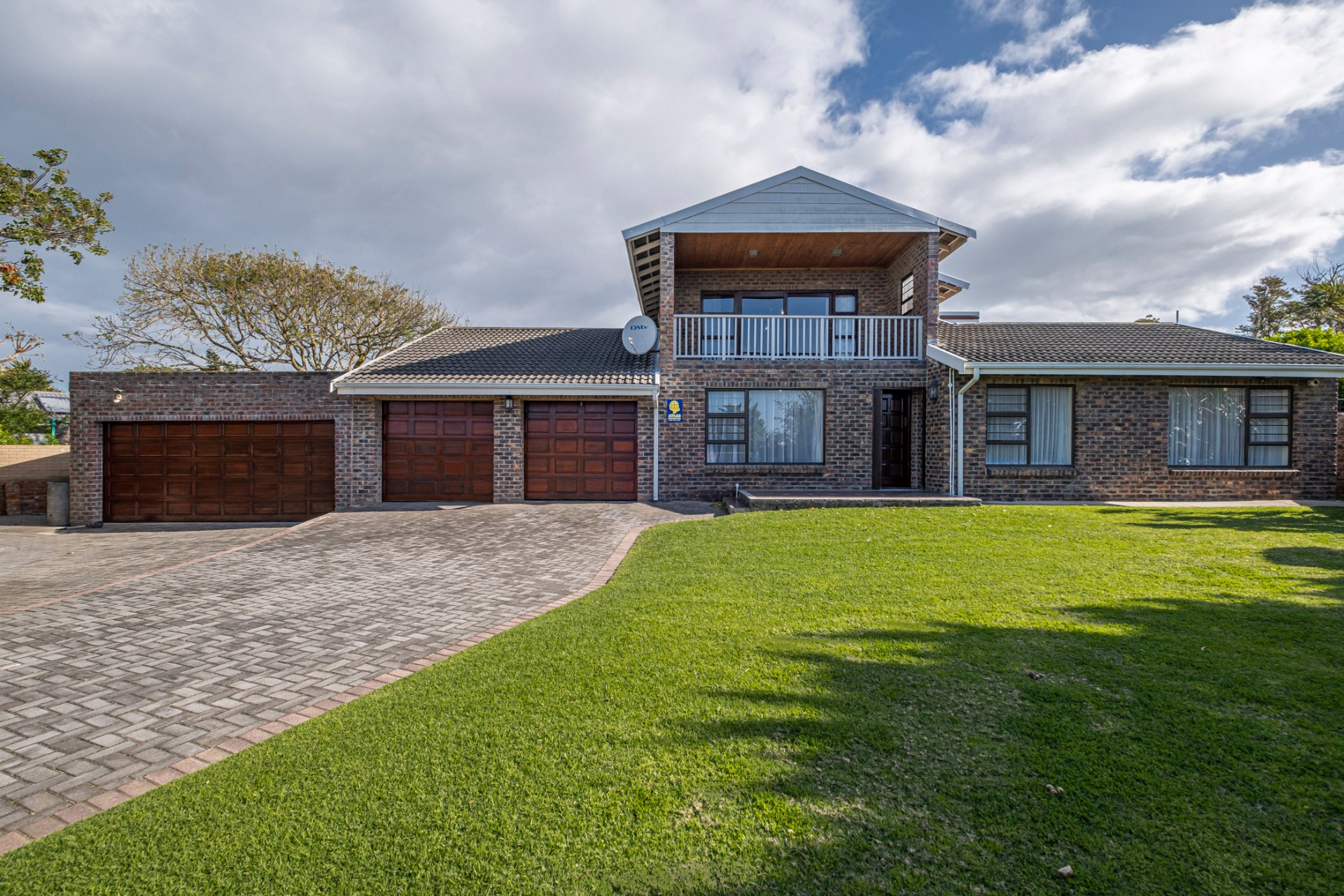 5 Bedroom House in Miramar, Port Elizabeth Sold for R 2,650,000 ENT0256791