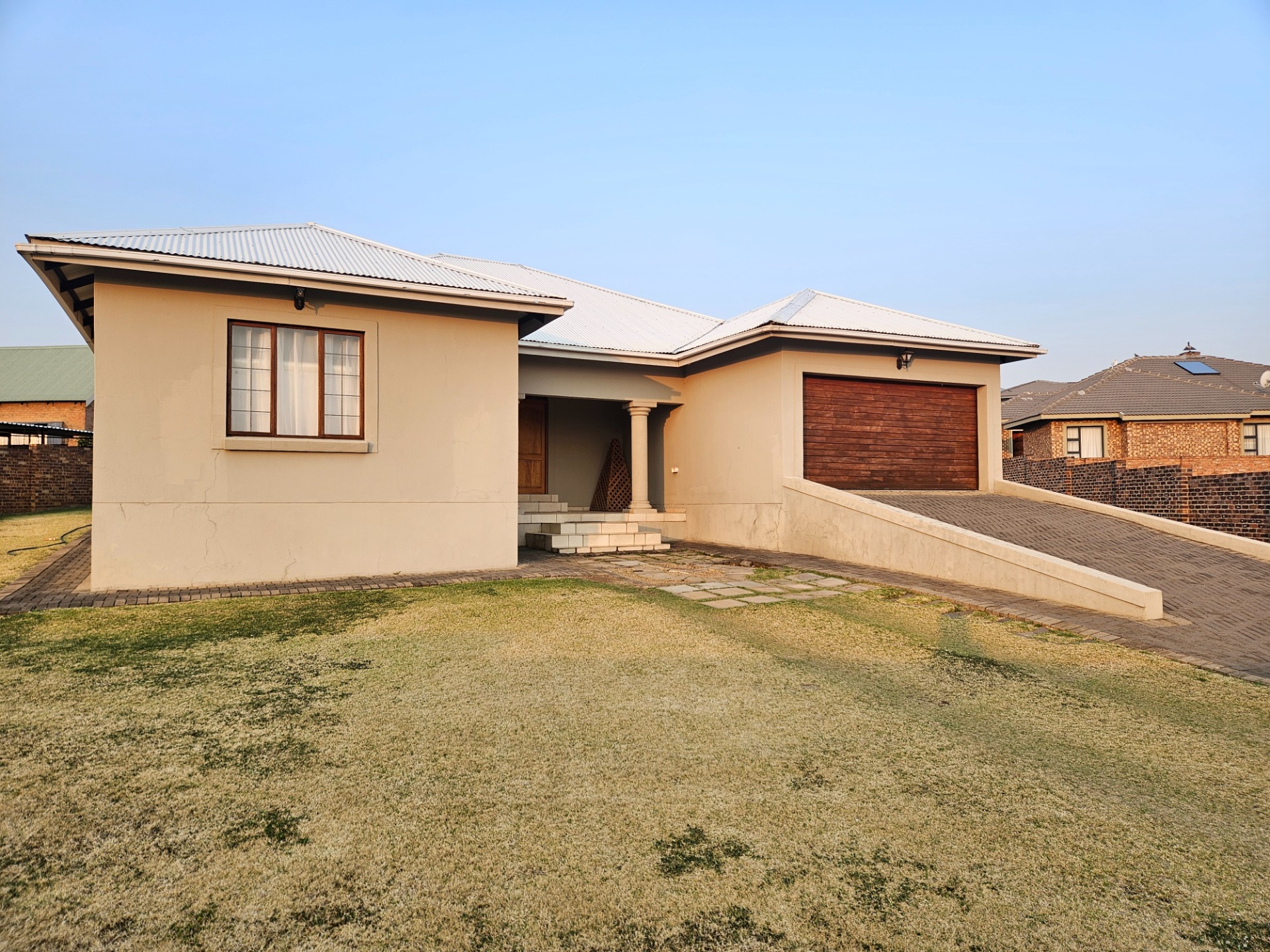 Modern 3Bedroom House For Sale, Sterkspruit Estates Spacious