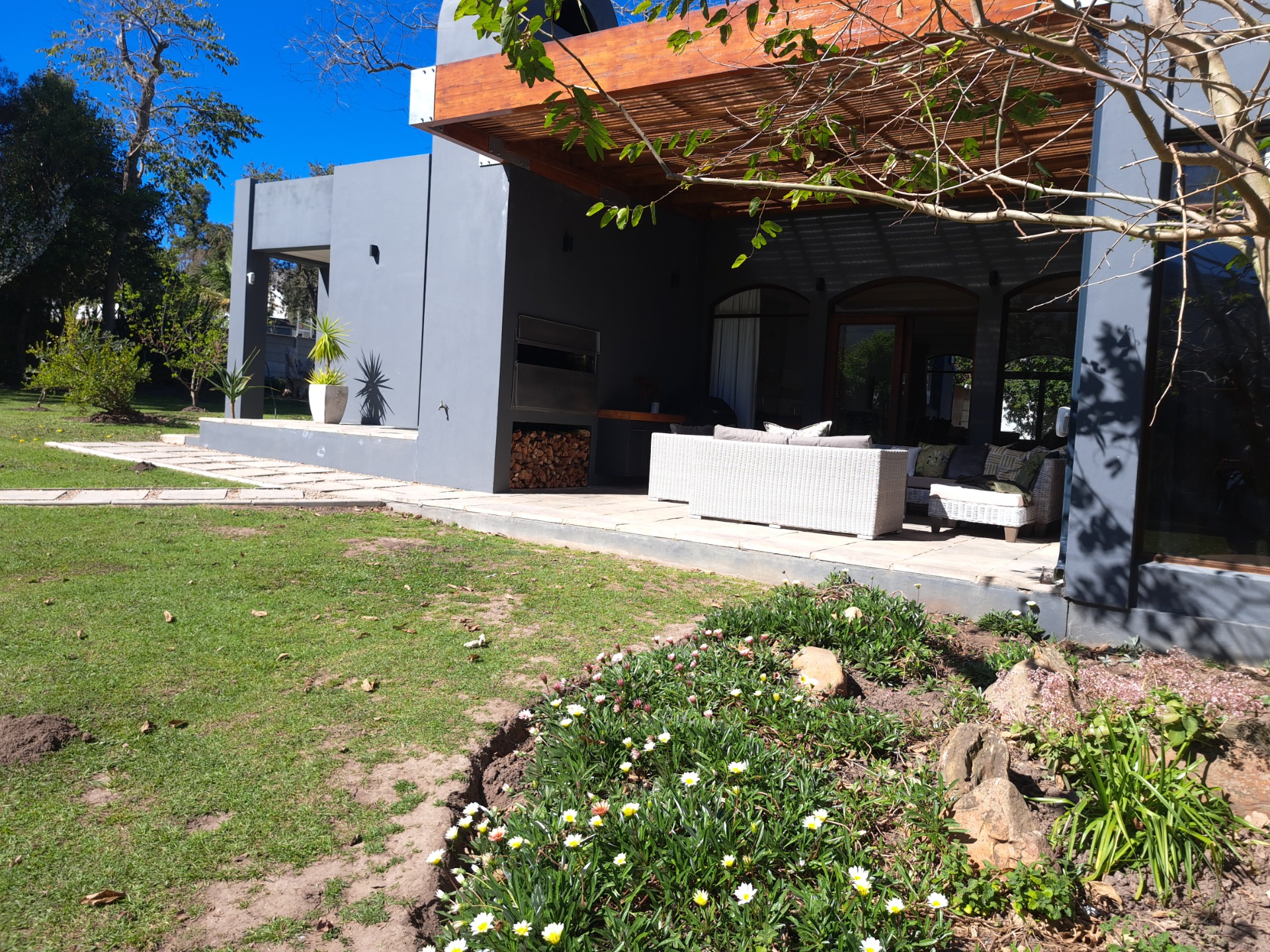 Modern House For Sale Heatherlands Ideal Family Living 