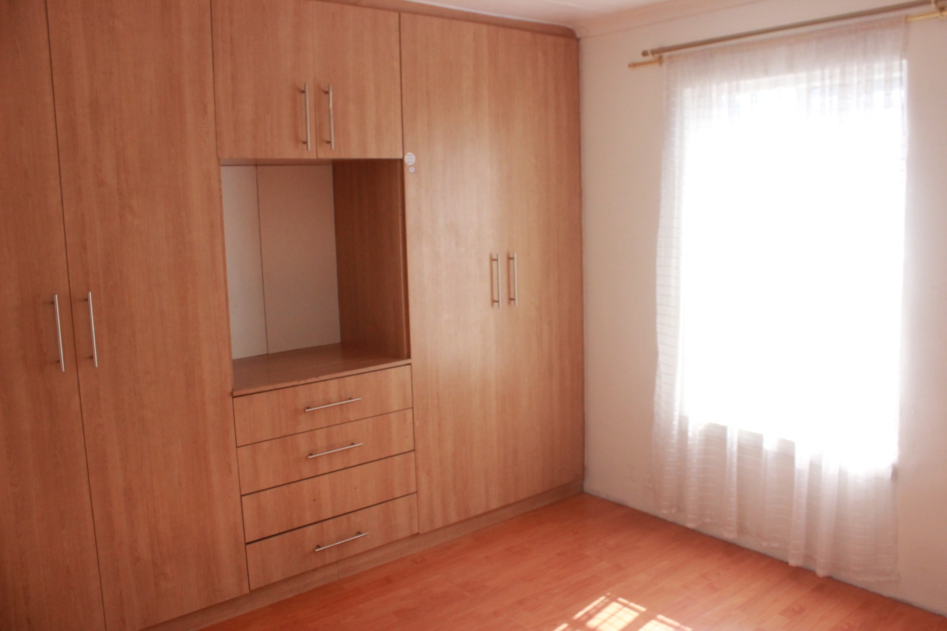 Charming 3Bedroom House for Sale in New Woodlands, Mitchells Plain 