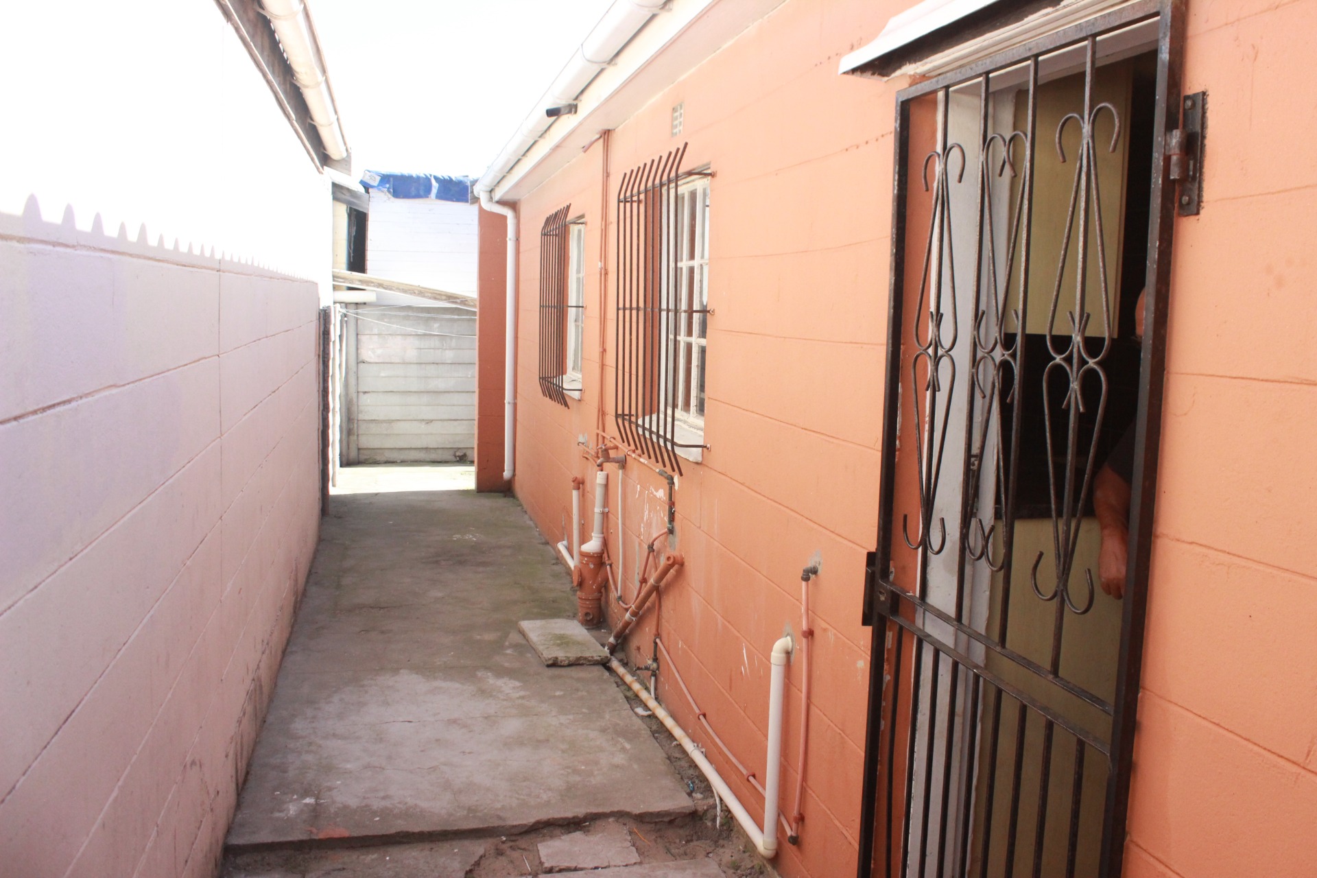 Charming 3Bedroom House for Sale in New Woodlands, Mitchells Plain 