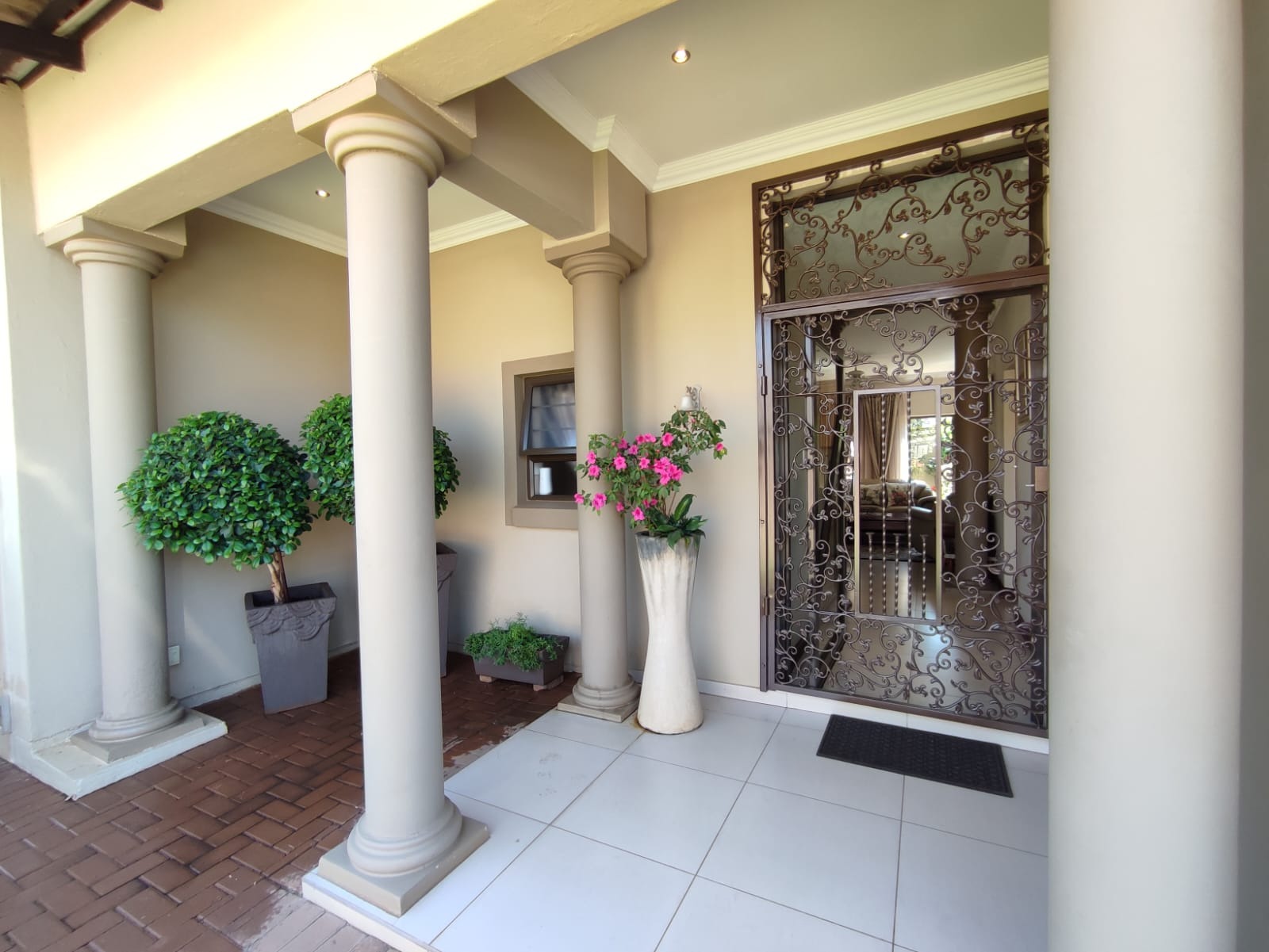 Eldo Village Estate House for Sale Luxurious Family Living at its