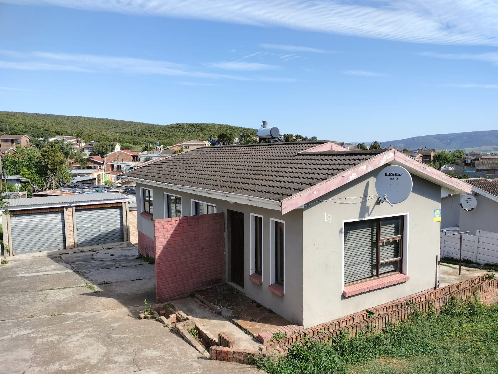 3 Bedroom House in Mountain View, Uitenhage For Sale for R 750,000 