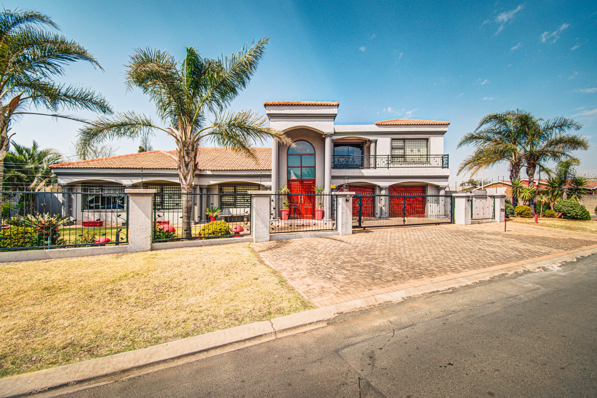 Chic Family Home For Sale in Mackenzie Park, Spacious Bedrooms