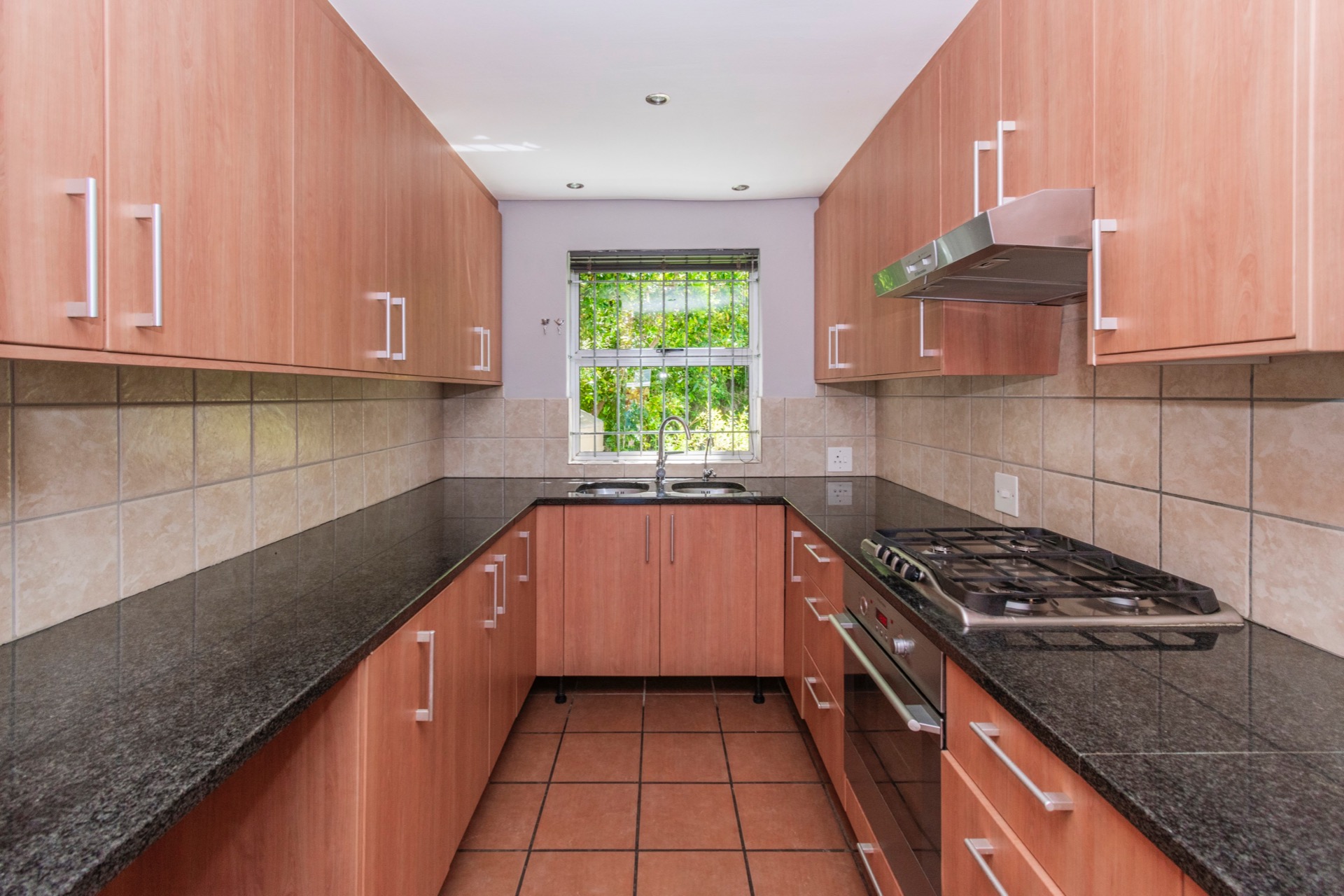 Tranquil 3Bedroom Apartment To Rent, Harrington Place Serene Garden