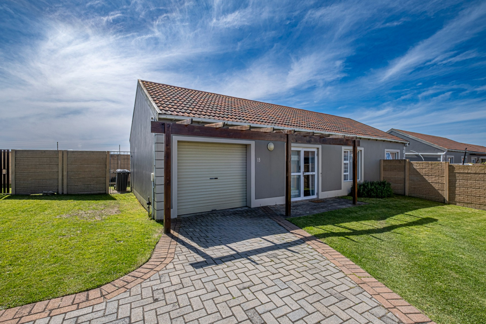 3 Bedroom Townhouse in Bridgemead, Port Elizabeth For Sale for R