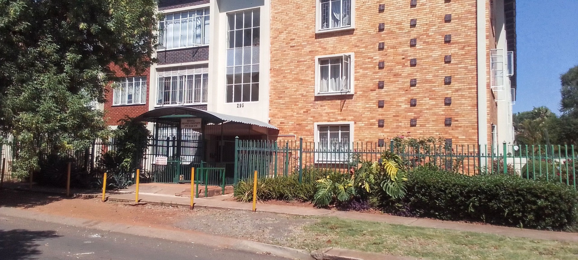 2 Bedroom Apartment For Sale in Pretoria Gardens, 295 Elsa Street 