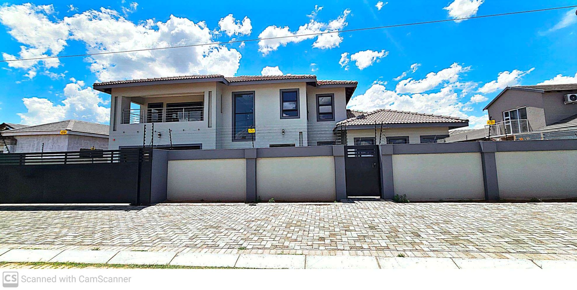 Luxurious 5Bedroom House for Sale in Minerva Gardens, Modern Design