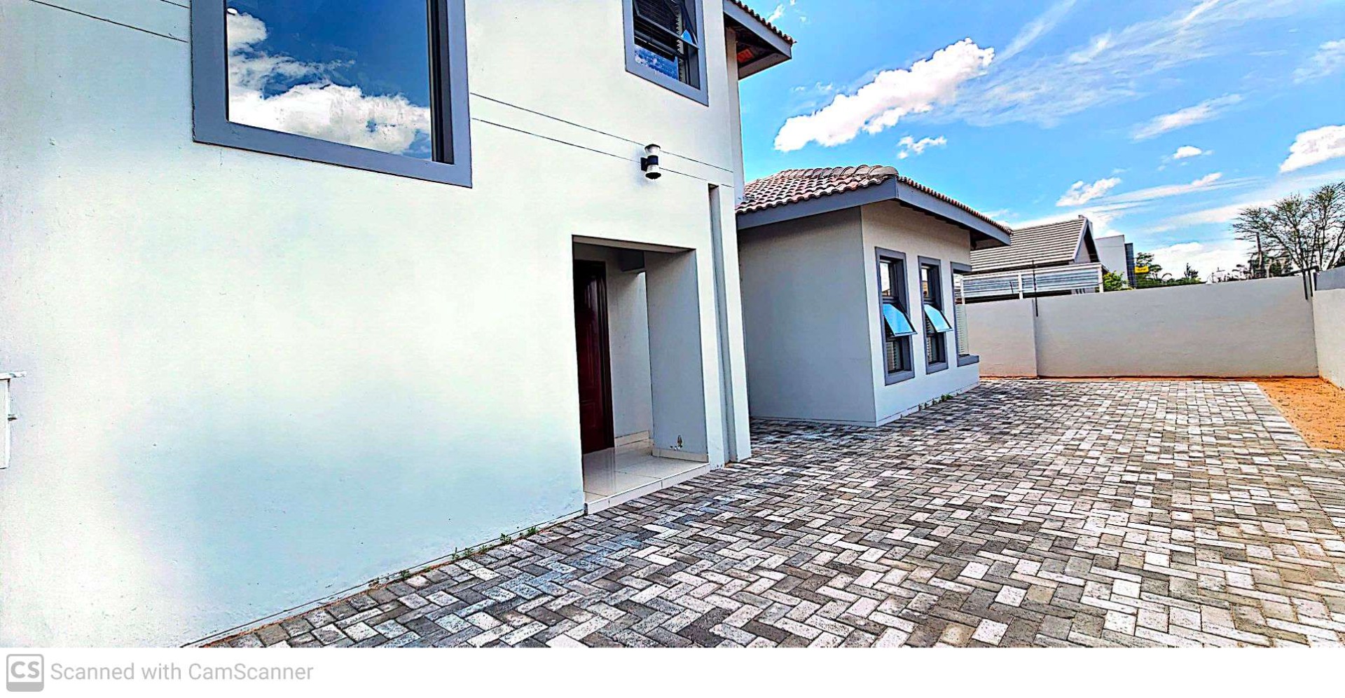 Luxurious 5Bedroom House for Sale in Minerva Gardens, Modern Design