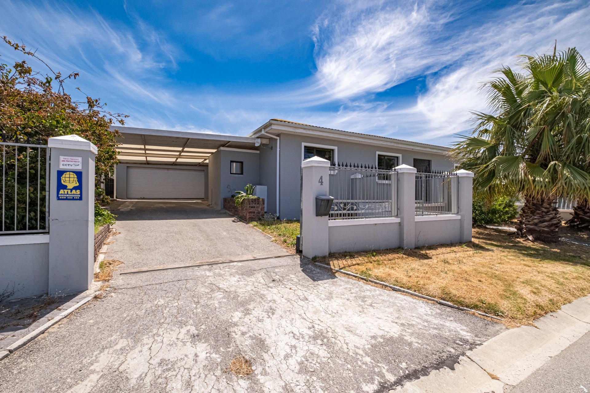 4 Bedroom House in Parsons Ridge, Port Elizabeth For Sale for R