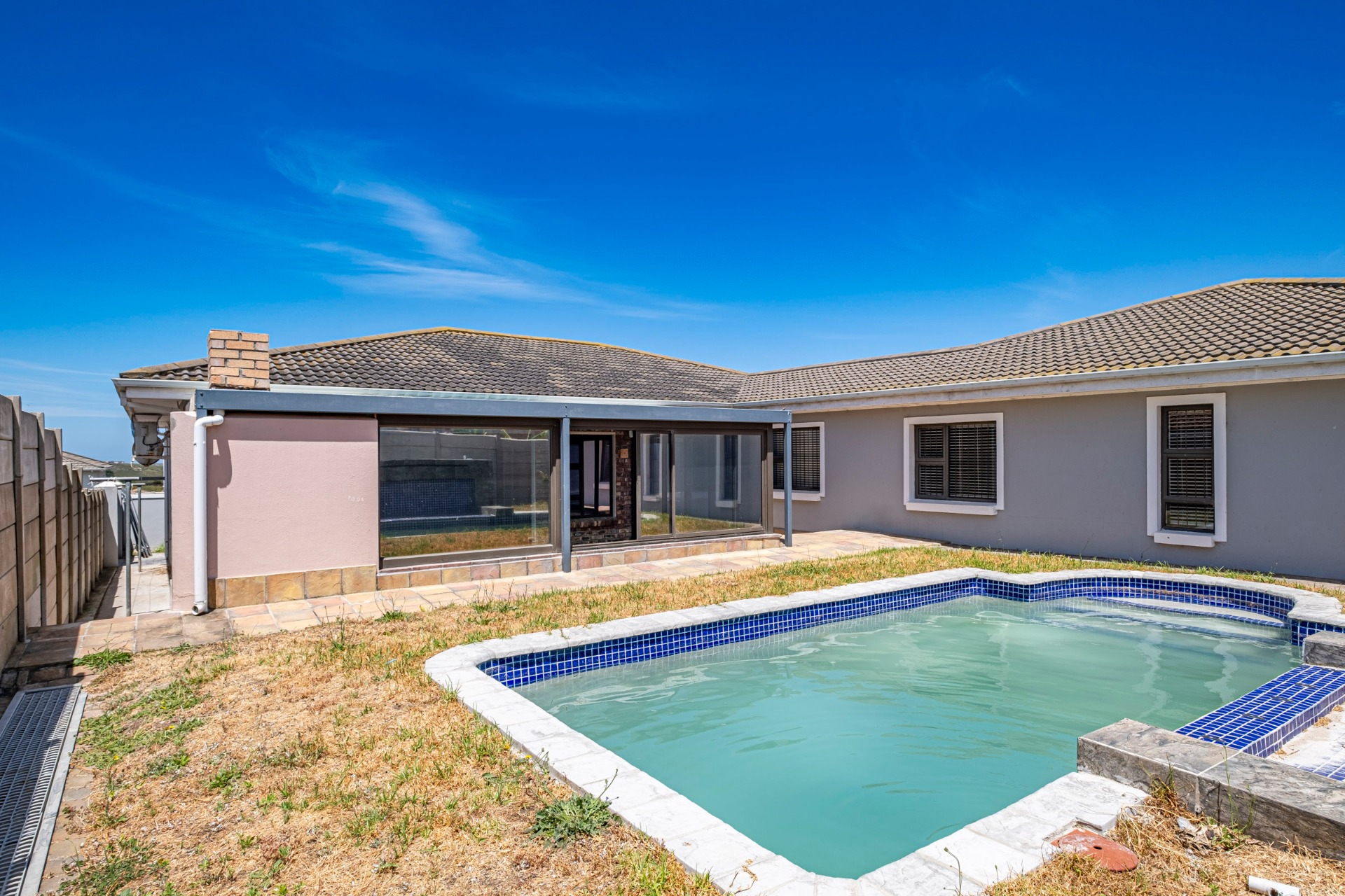 4 Bedroom House in Parsons Ridge, Port Elizabeth For Sale for R