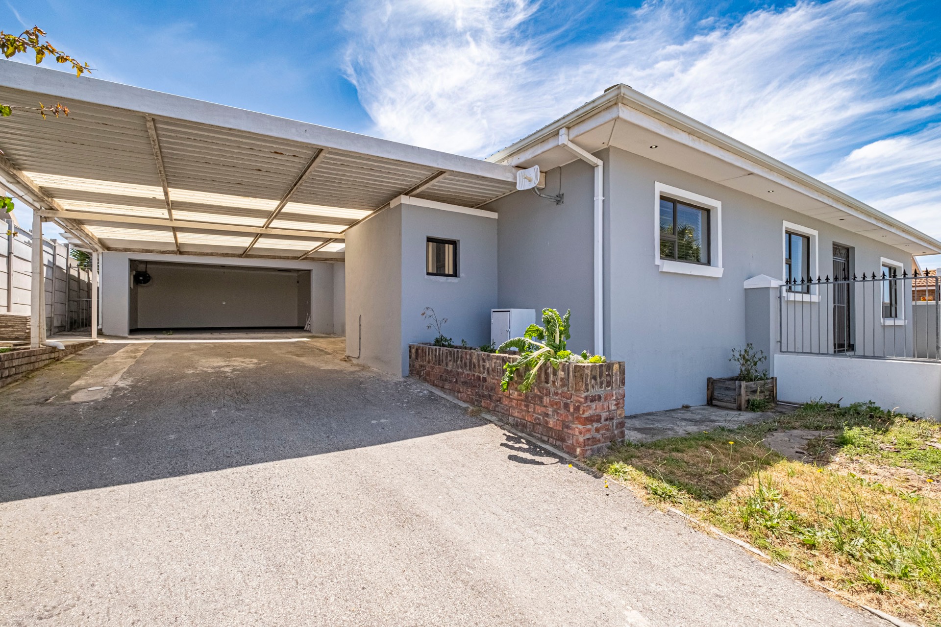 4 Bedroom House in Parsons Ridge, Port Elizabeth For Sale for R