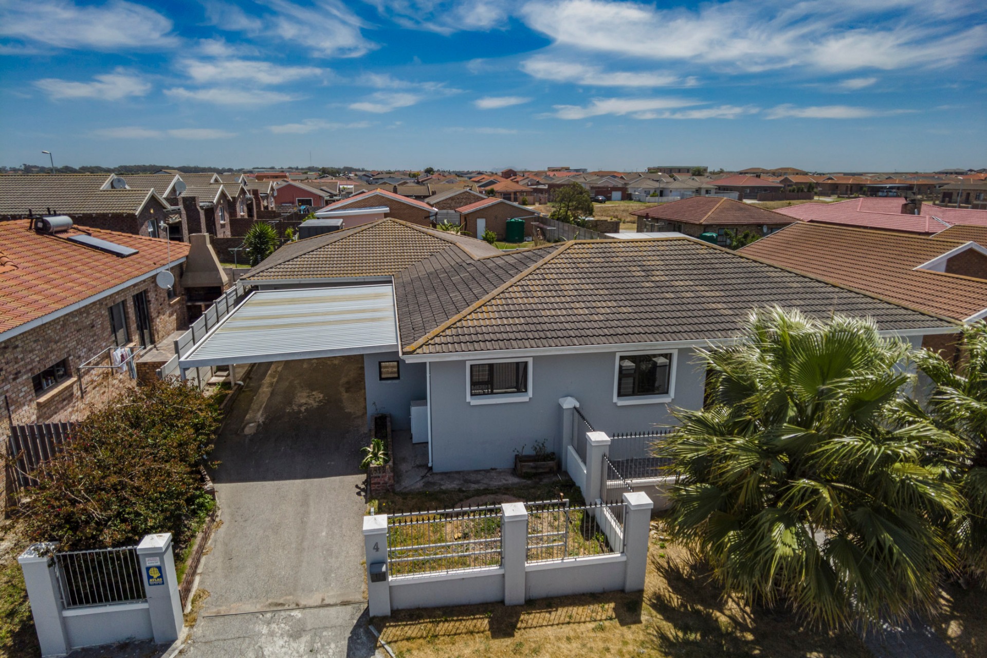 4 Bedroom House in Parsons Ridge, Port Elizabeth For Sale for R