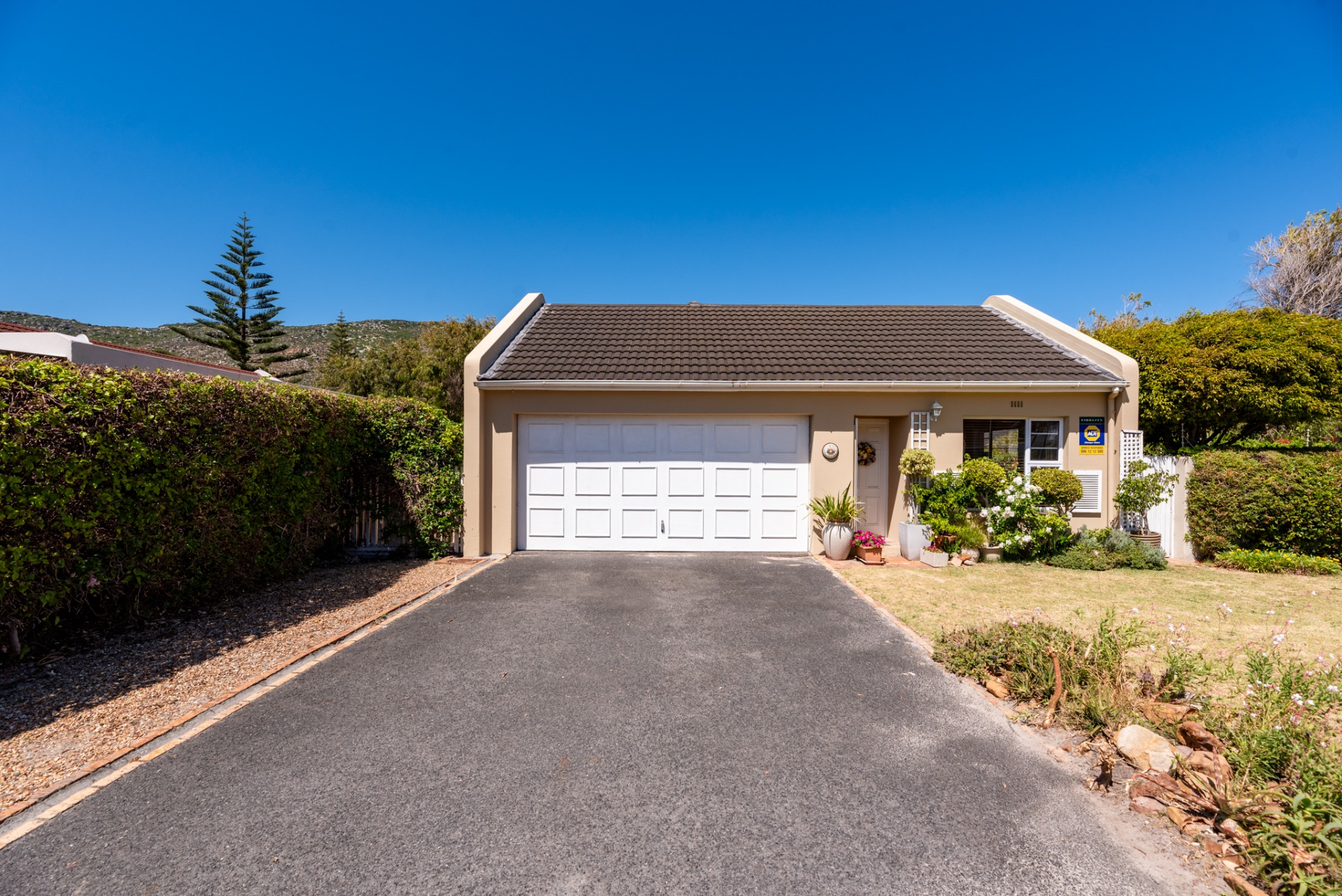 Immaculate House for Sale in Peers Hill Estate, Stunning Features