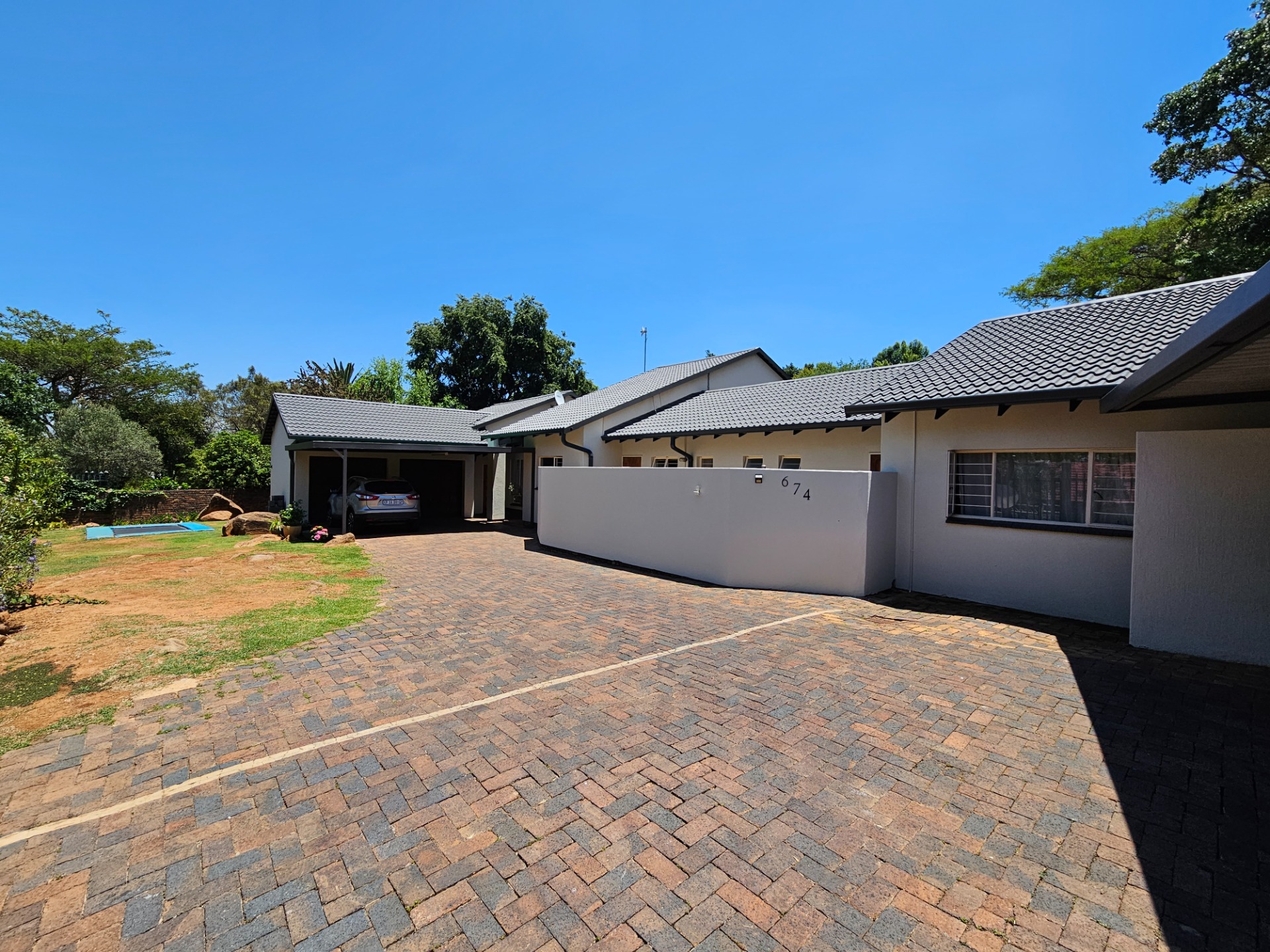 Luxury 6-Bedroom House for Sale in Garsfontein - Unparalleled Features ...