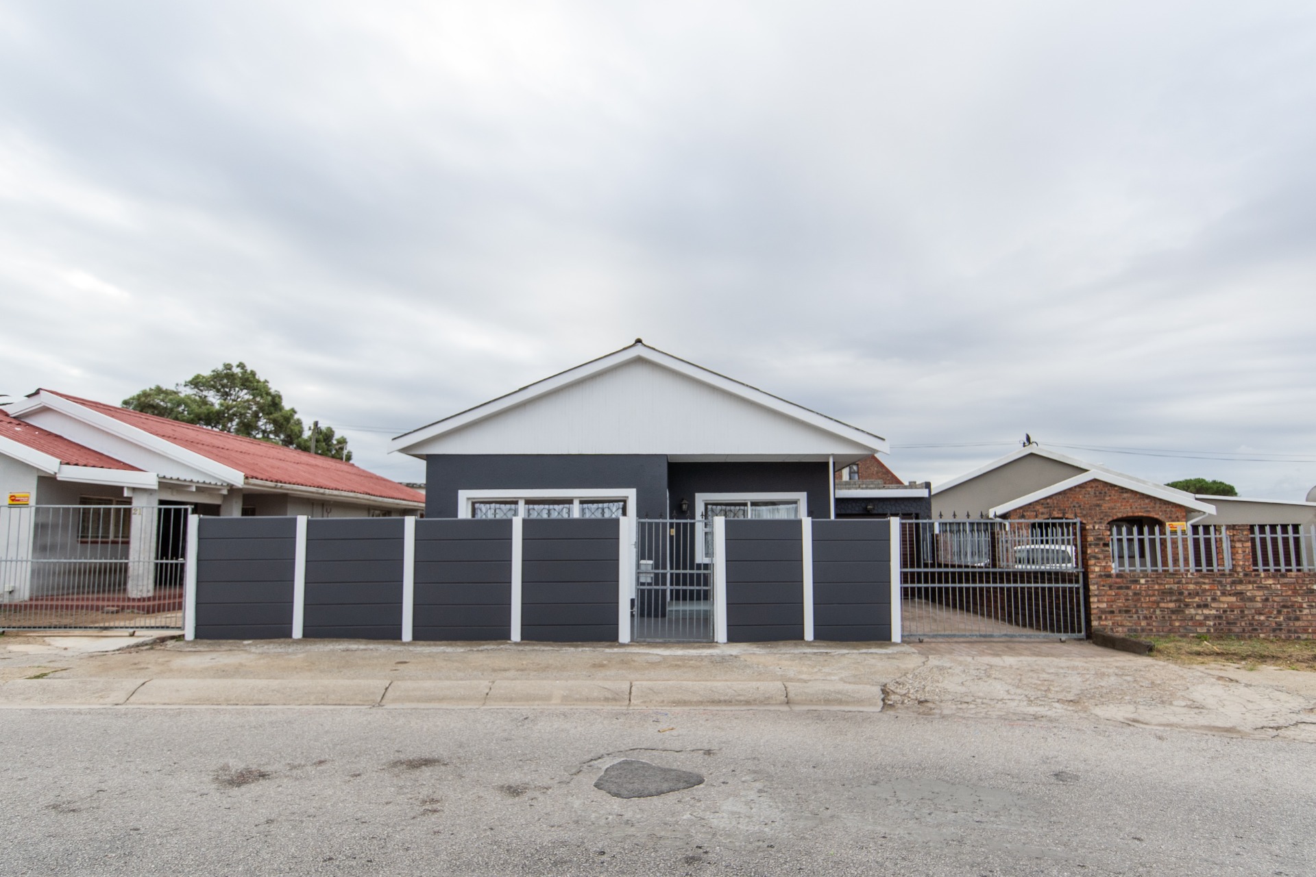 3 Bedroom House in Malabar, Port Elizabeth For Sale for R 1,050,000 ENT0273400