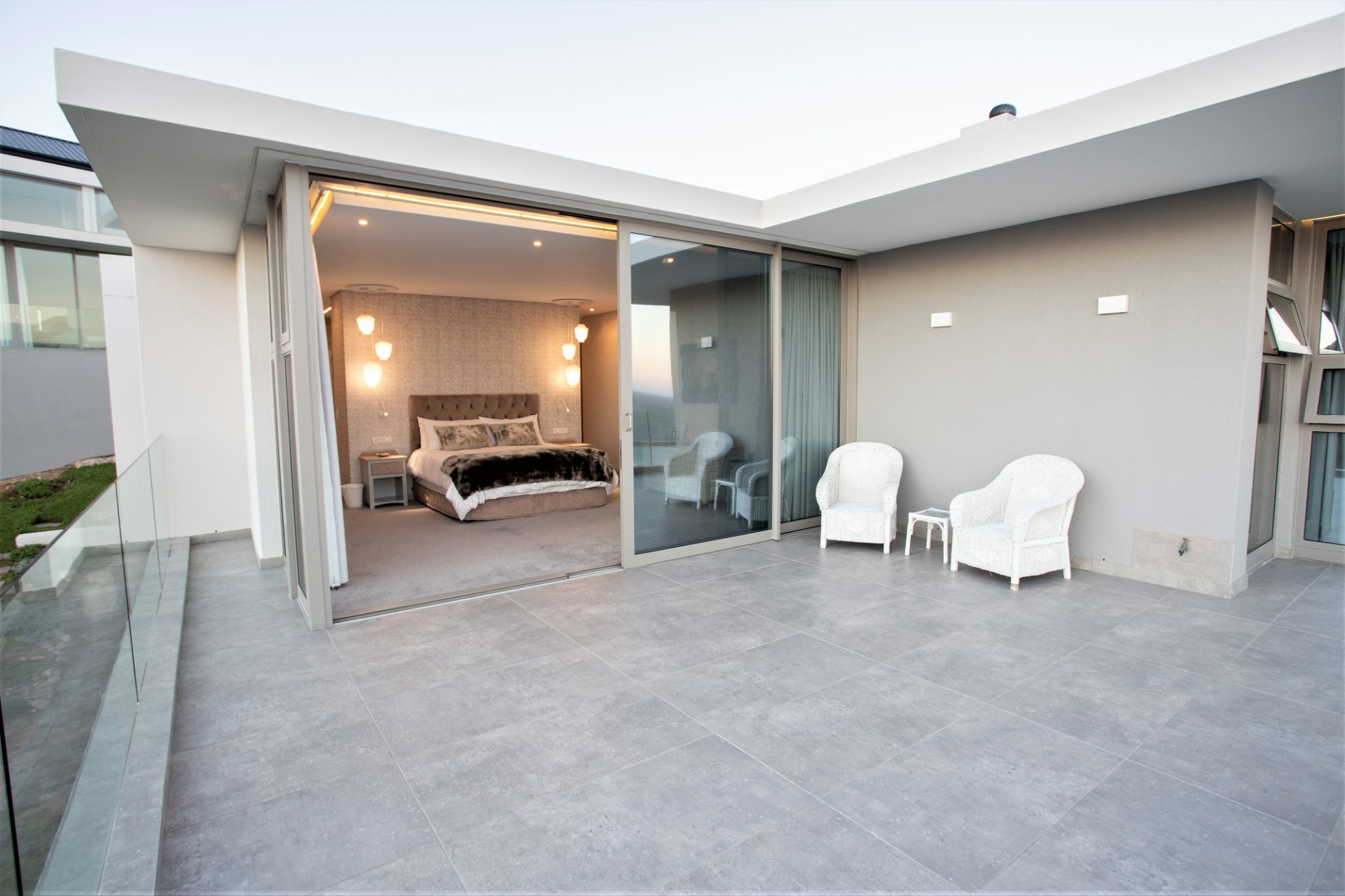 Luxurious Oceanfront House for Sale, Pinnacle Point Golf Estate 