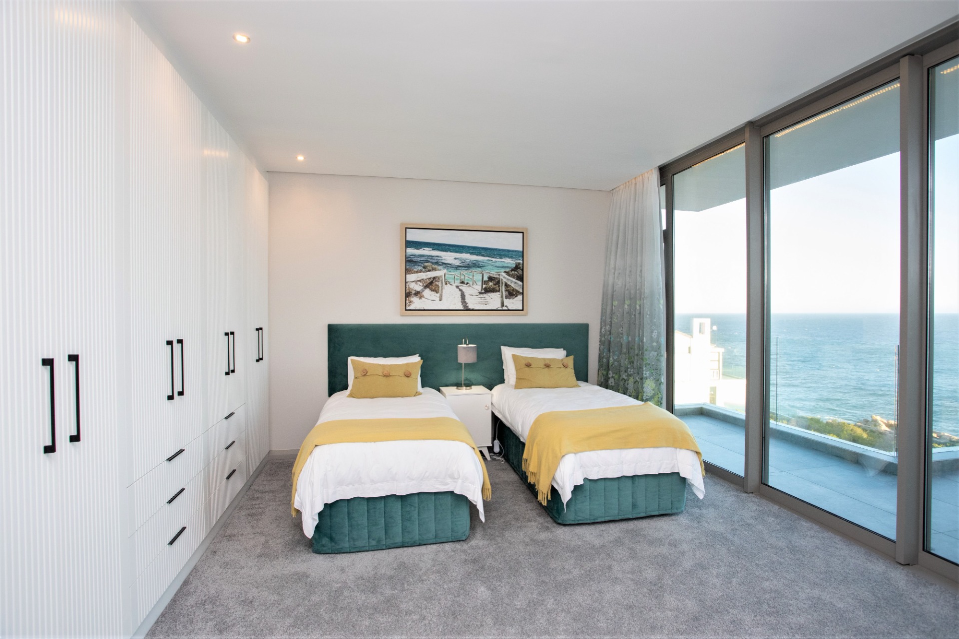 Luxurious Oceanfront House for Sale, Pinnacle Point Golf Estate 