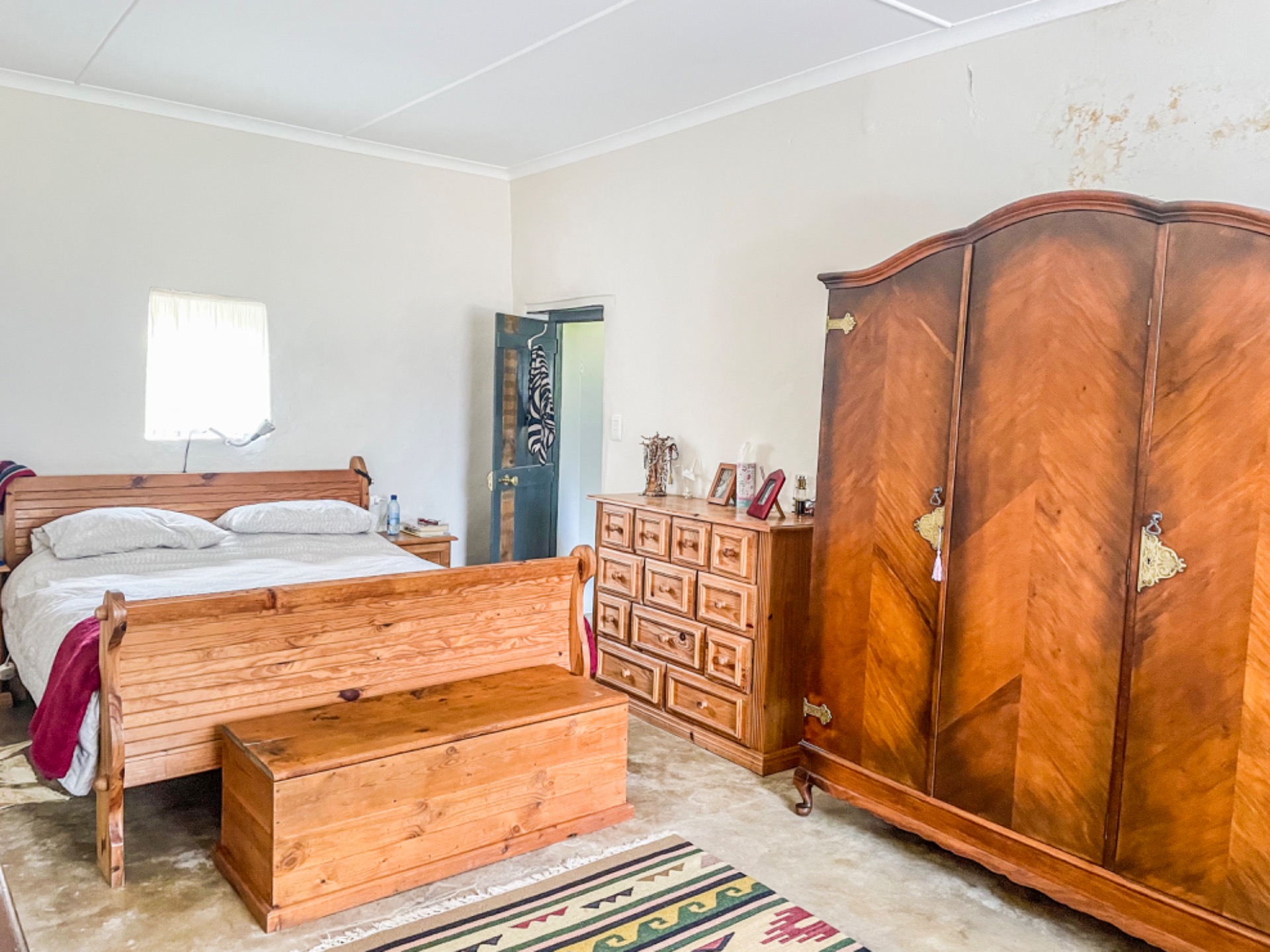 Charming Suurbraak House for Sale with Original Features and Spacious