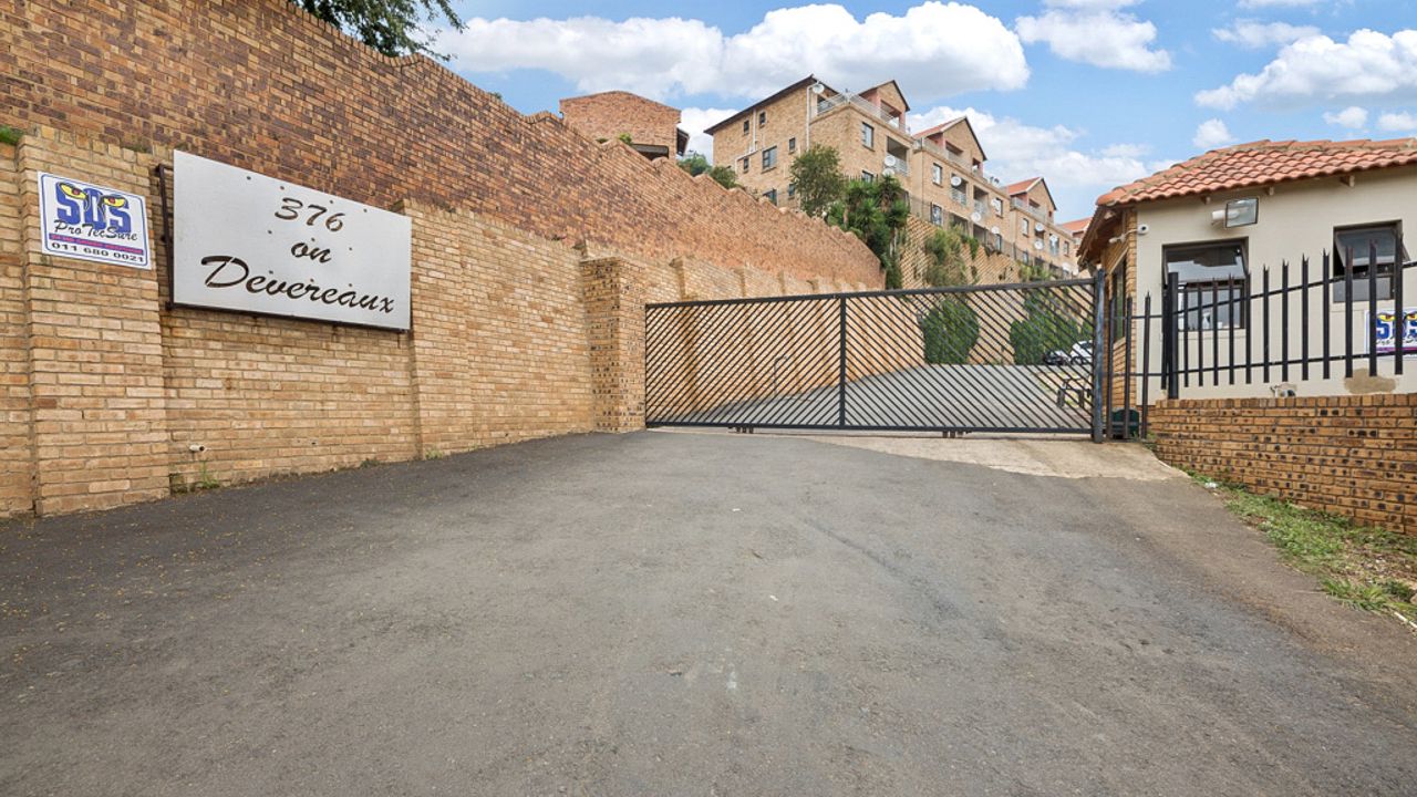 Winchester Hills, Johannesburg properties and houses for sale 1 to 28