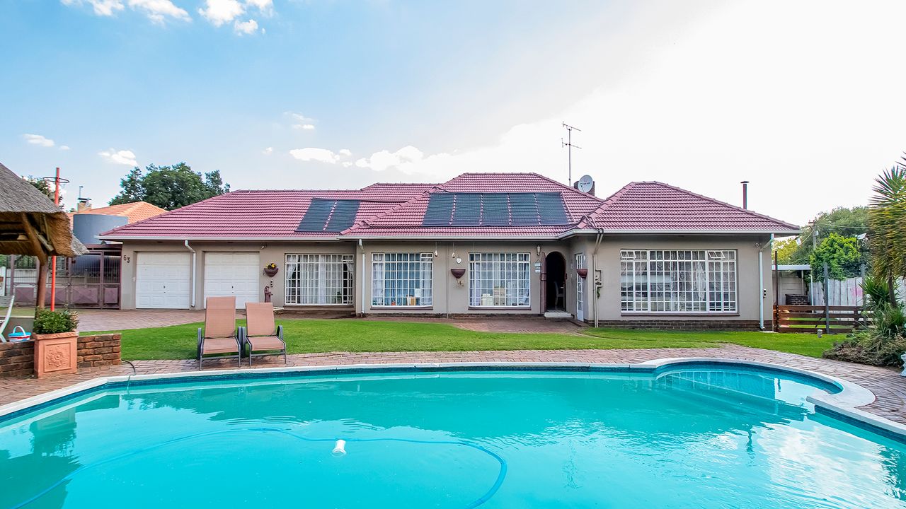 Property and houses for sale and rent in Farrarmere, Benoni MyProperty