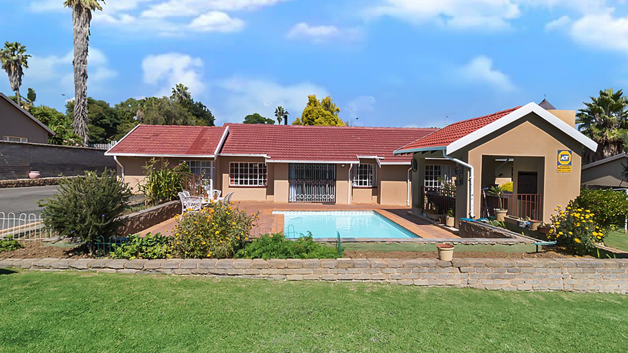 Allen'S Nek, Roodepoort properties and houses for sale 1 to 9 of 9