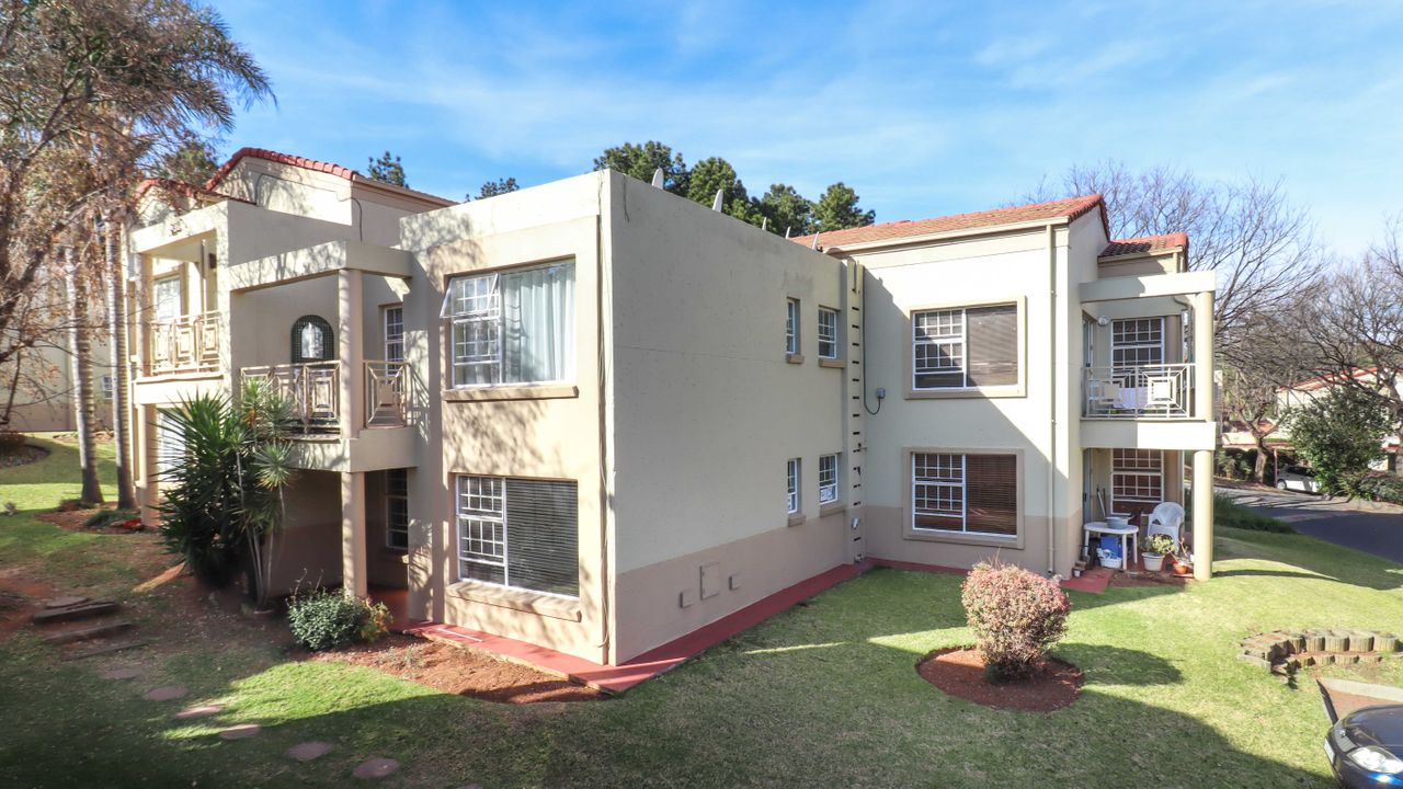 1 Bedroom Apartment For Sale in Rembrandt Park, 2 Curie Road LH131740