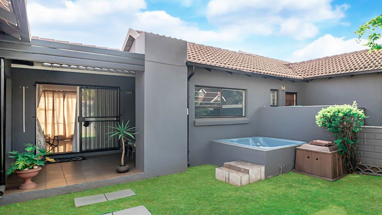 Florida Lake Property property and houses for sale in Florida Lake