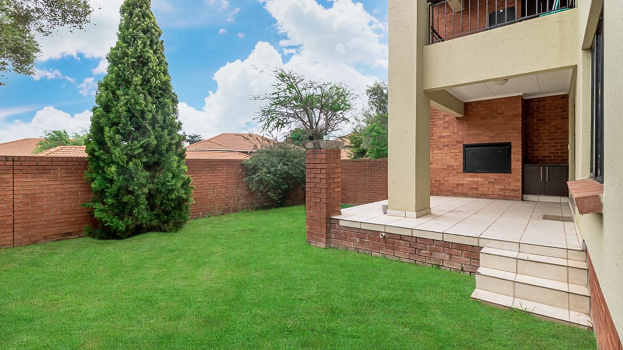 2 Bedroom Apartment For Sale in Douglasdale LH156668 MyProperty