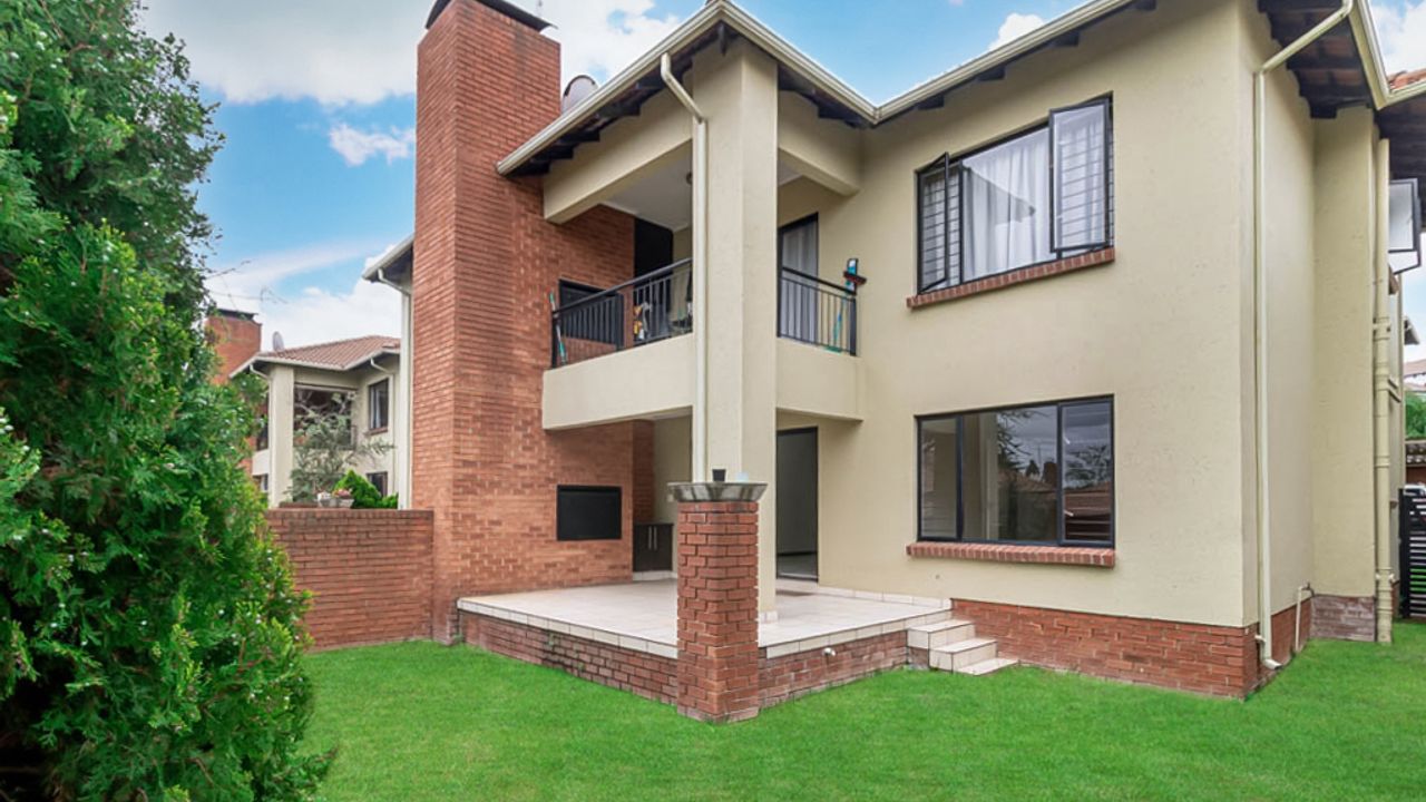 2 Bedroom Apartment For Sale in Douglasdale LH156668 MyProperty
