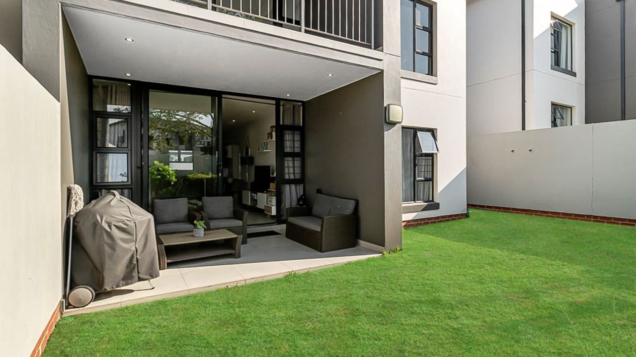 2 Bedroom Apartment For Sale in Broadacres, 1 Poplar Avenue LH156769