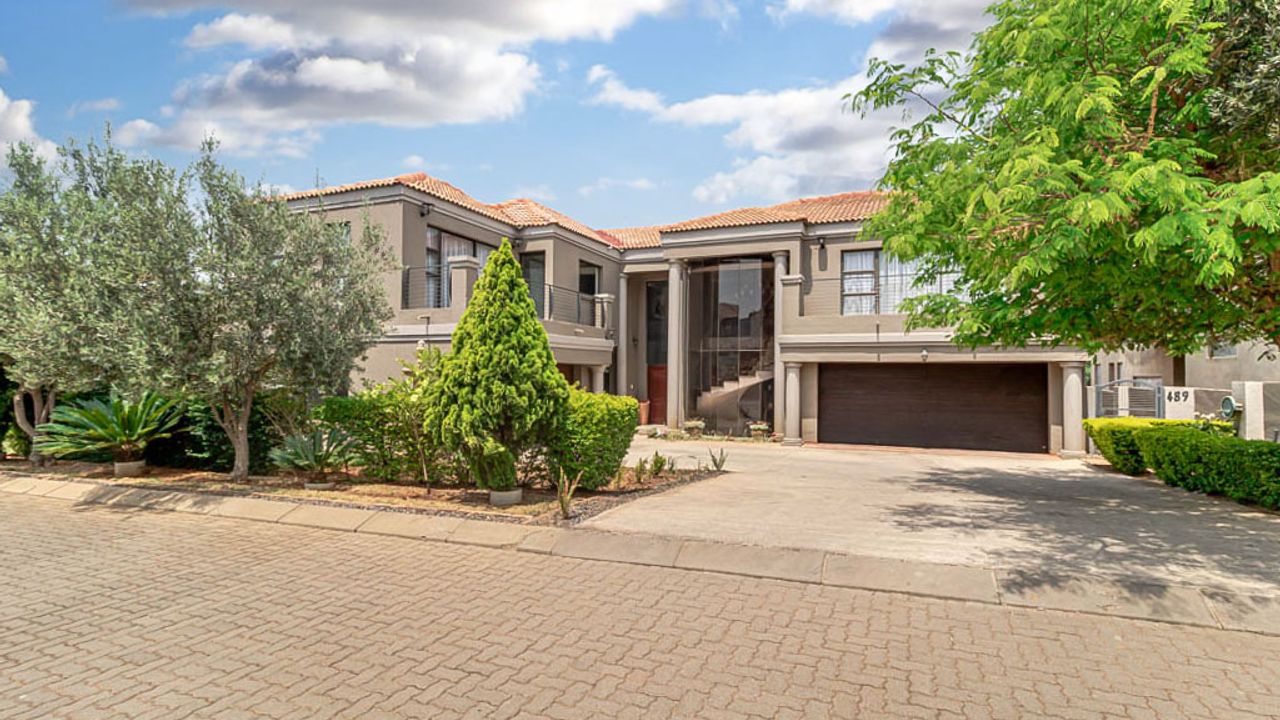 Willowbrook Property property and houses for sale in Willowbrook