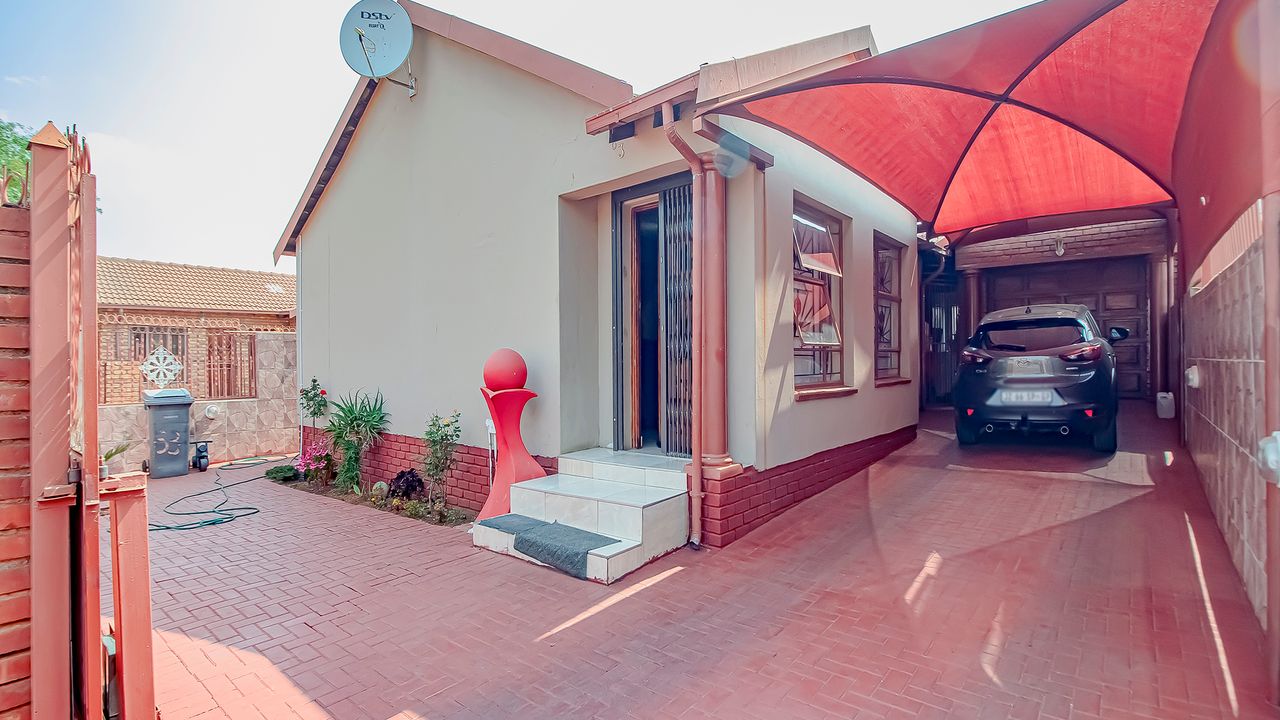 4 Bedroom House For Sale in Philip Nel Park LH158954 MyProperty