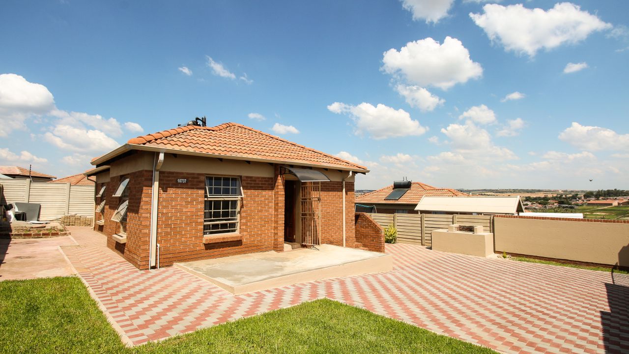 Thatch Hill Estate, Centurion property for sale and rent MyProperty