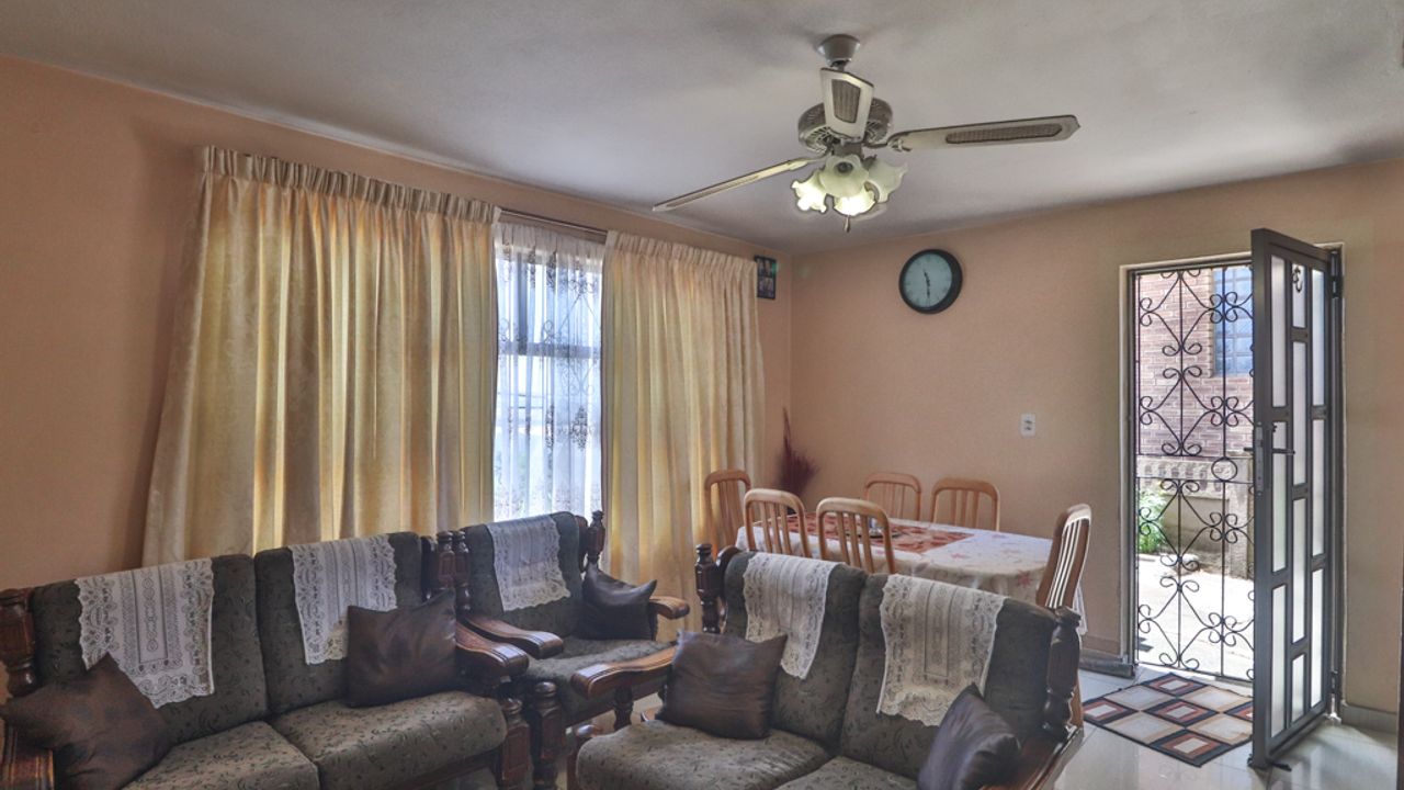 Spacious House for Sale in Orient Hills Ideal Family Home LH161318