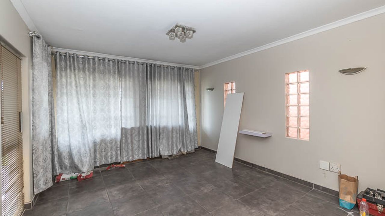 2 Bedroom House For Sale in Bonela, 89 Westmeath Avenue LH162534