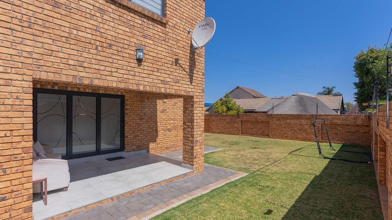 Spacious Family House For Sale in Brackenhurst Must See! LH163780 MyProperty