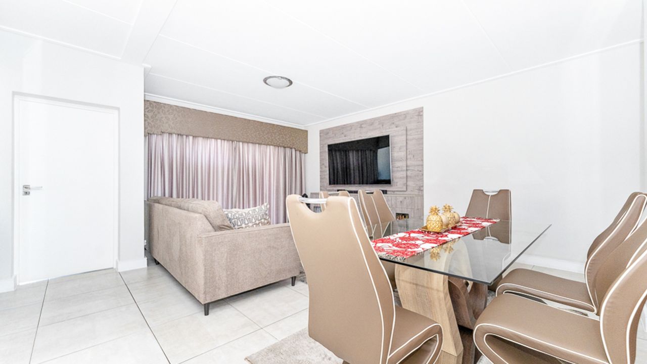 Stylish 3Bed Apartment For Sale at The Polofields, Waterfall. LH