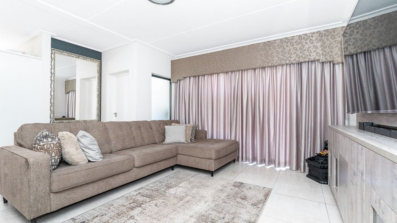 Stylish 3Bed Apartment For Sale at The Polofields, Waterfall. LH163913 MyProperty