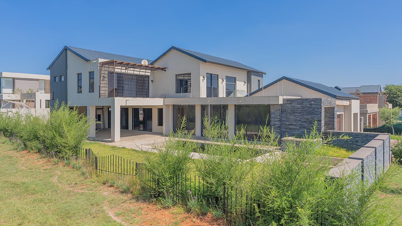 Modern House For Sale in Serengeti Golf And Wildlife Estate LH164546 MyProperty