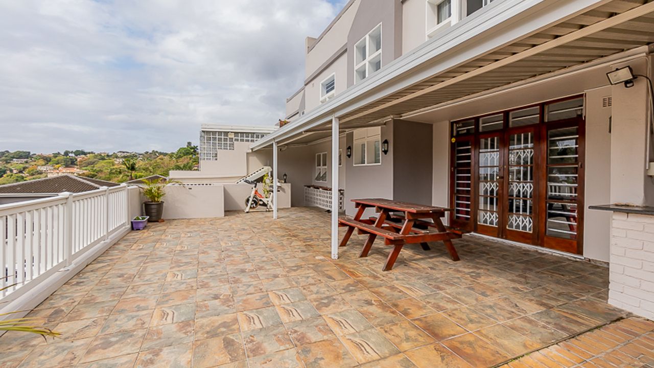 Luxury Townhouse For Sale, Amanzimtoti Central: Modern, Spacious, Pet ...