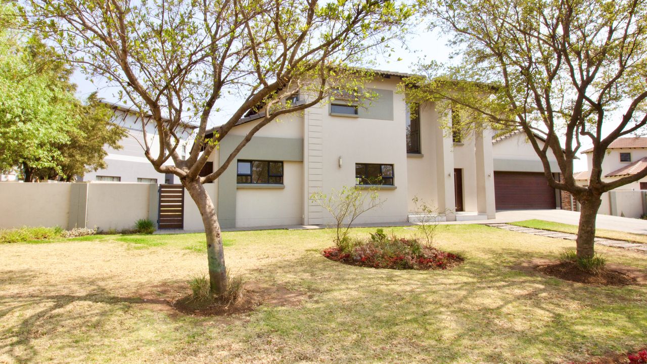 3 Bedroom House For Sale in Stone Ridge Country Estate LH169190