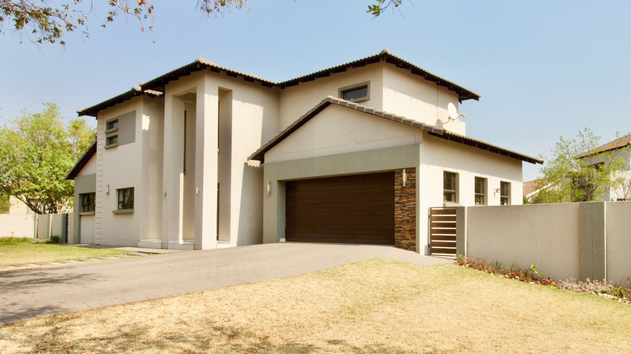 3 Bedroom House For Sale in Stone Ridge Country Estate LH169190