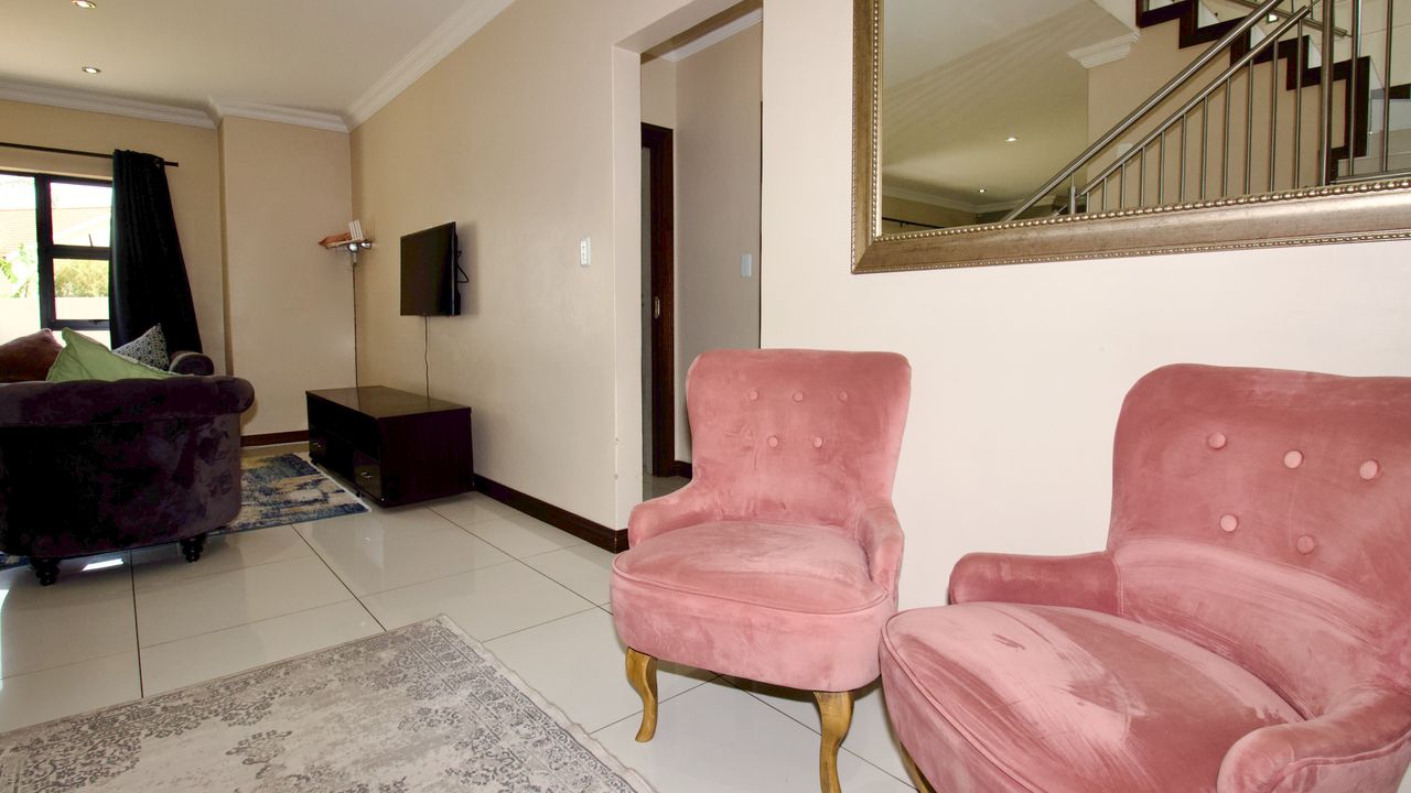 3 Bedroom House For Sale in Stone Ridge Country Estate LH169190