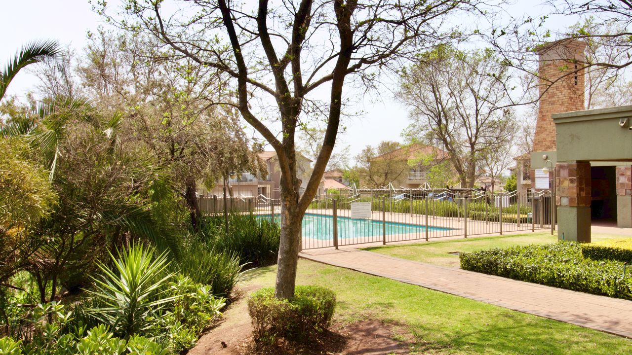 3 Bedroom House For Sale in Stone Ridge Country Estate LH169190