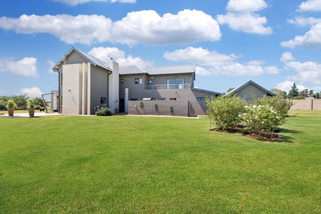 Luxurious 4 Bedroom Mansion in Dunblane Lifestyle & Equestrian Estate 