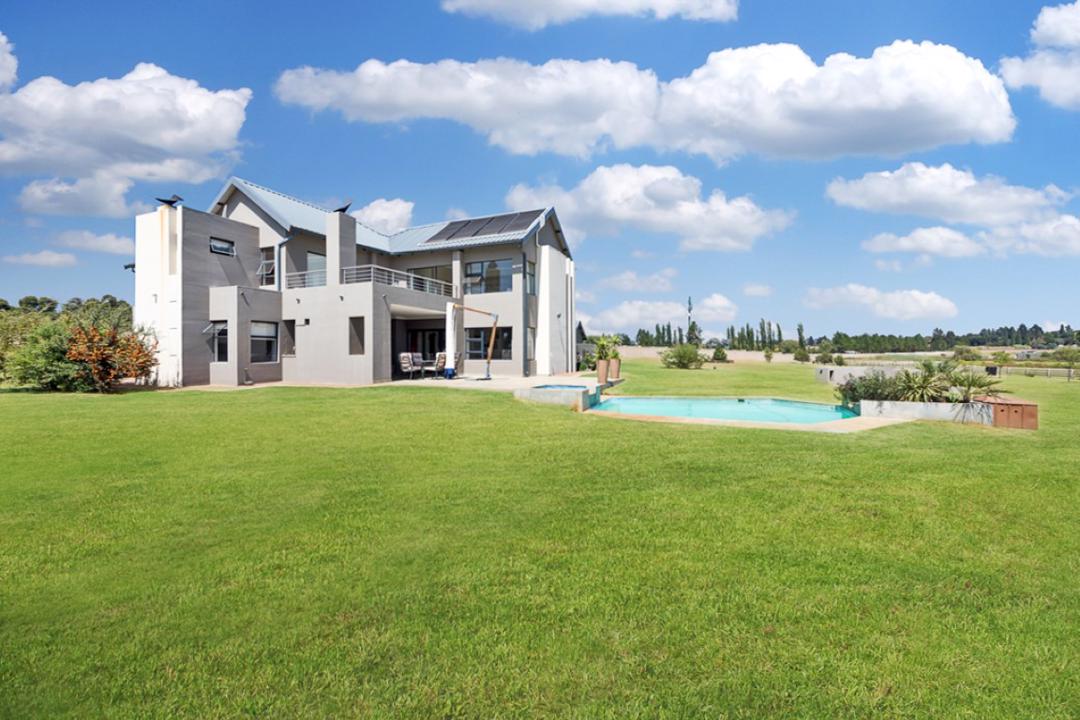 Luxurious 4 Bedroom Mansion in Dunblane Lifestyle & Equestrian Estate 