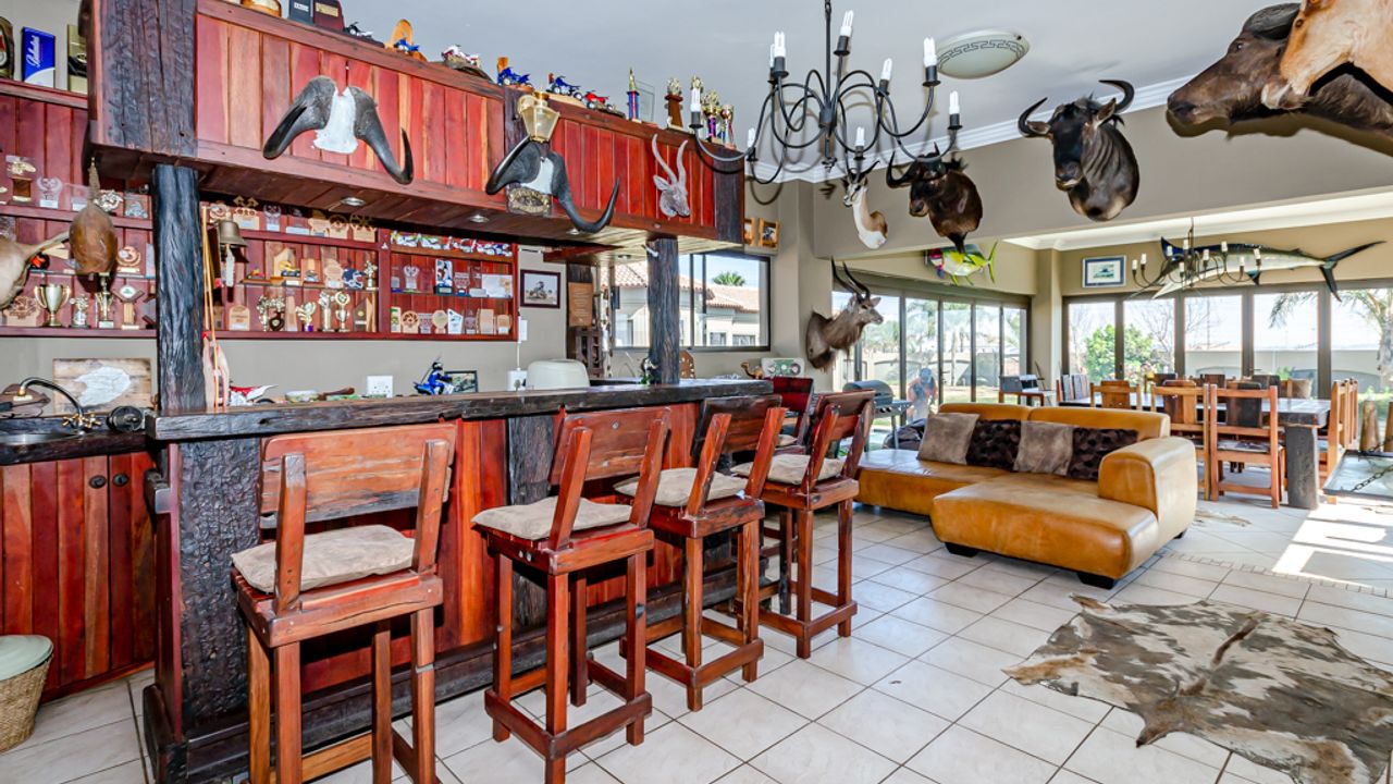 Luxury House for Sale in Parkrand with Separate Entrances and Stunning