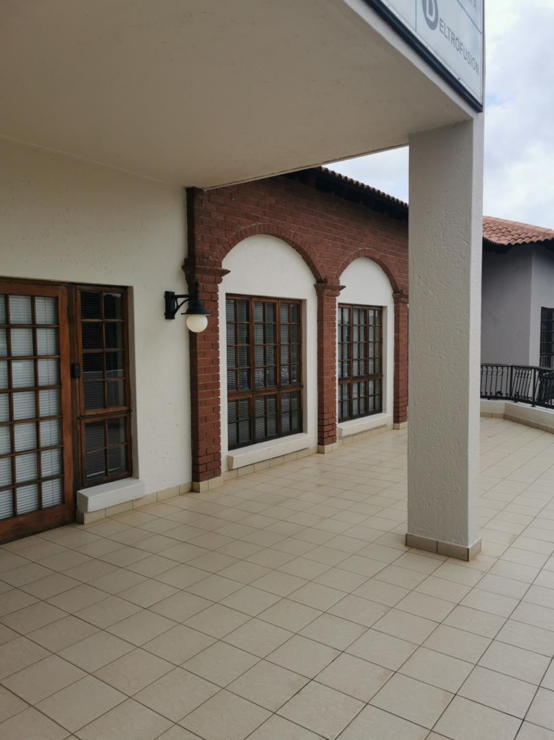 11,289m² Commercial in Waverley, Pretoria Rental Monthly for R 188/m2 P00004493